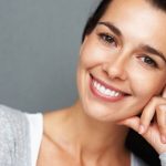 Tratamientos dentales de moda que te harán lucir una sonrisa perfecta